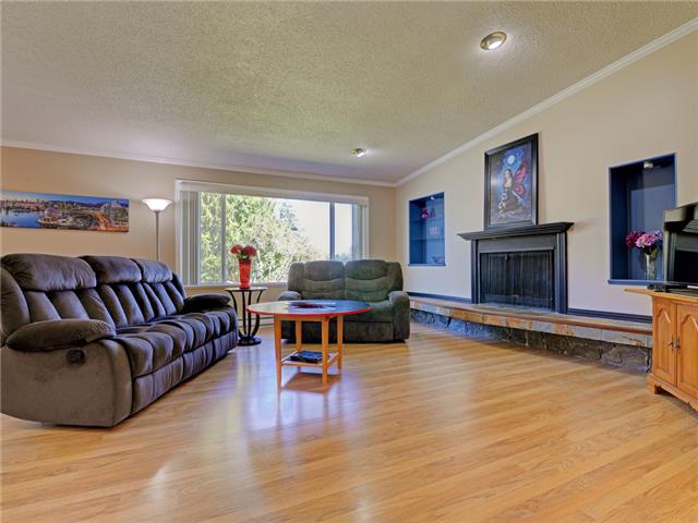  Image of 6 Bedroom Single Family Property  For Sale at 2081 Charters Rd, Sooke