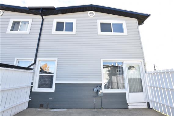 3 bedroom Condo for...